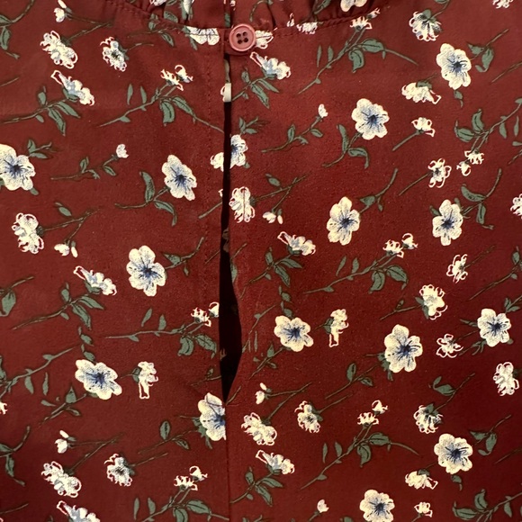 Forever21 Lightweight Floral Summer Top - Picture 5 of 8